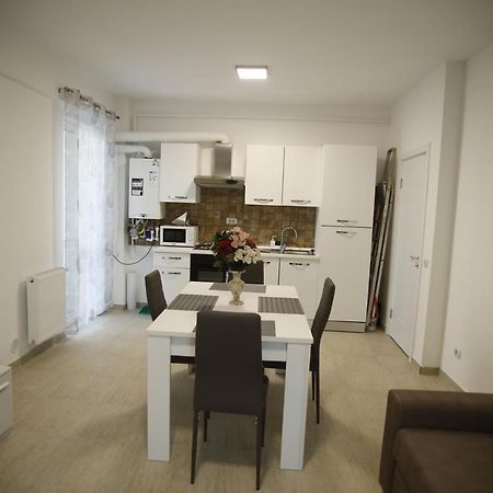 Lar Apartment Fokszany Zewnętrze zdjęcie