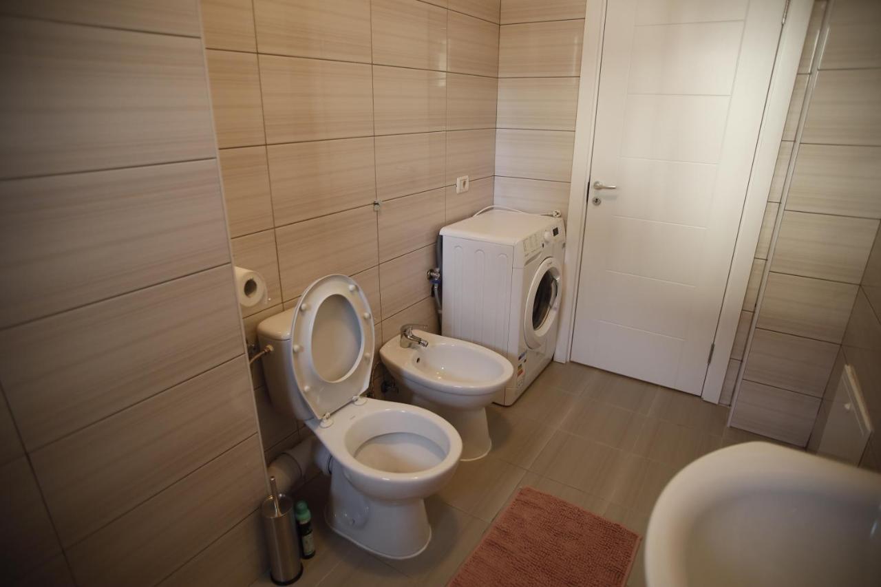 Lar Apartment Fokszany Zewnętrze zdjęcie