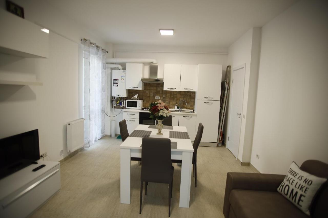 Lar Apartment Fokszany Zewnętrze zdjęcie