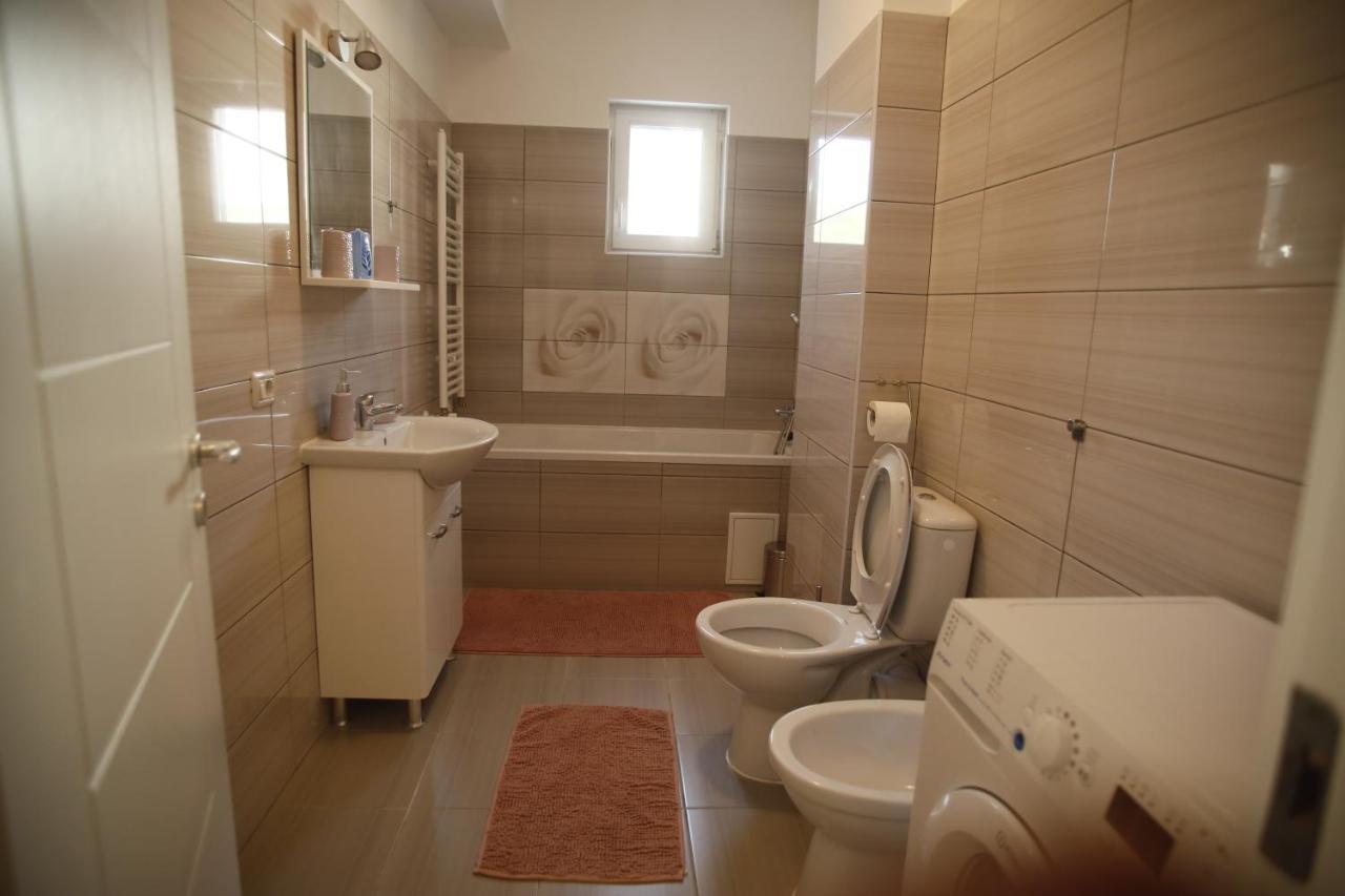 Lar Apartment Fokszany Zewnętrze zdjęcie
